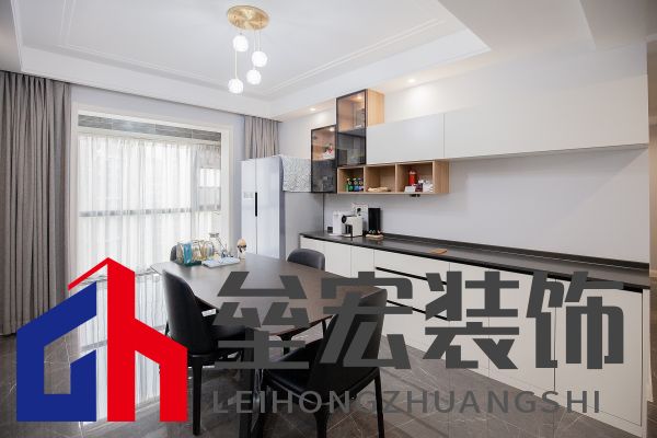 白色、木色與黑色演繹同一空間下的不同格調(diào)！