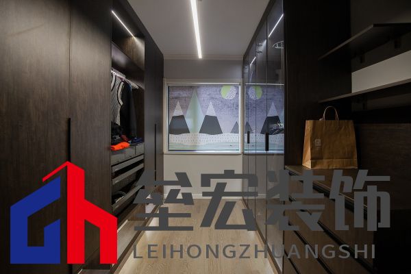 白色、木色與黑色演繹同一空間下的不同格調(diào)！
