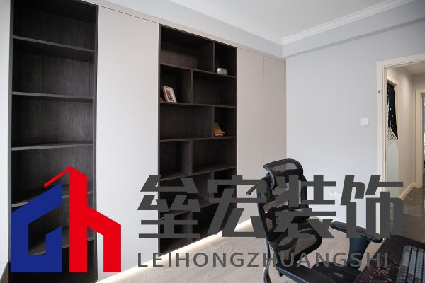 白色、木色與黑色演繹同一空間下的不同格調(diào)！